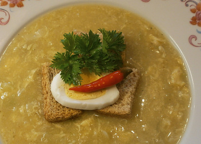 Pórková polévka zahuštěná bramborami