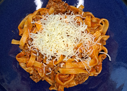 Tagliatelle s mletým hovězím a rajčatovou omáčkou