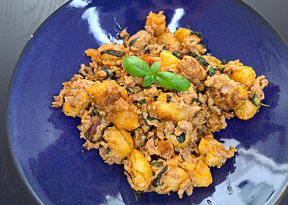 Gnocchi s mletým masem a špenátem