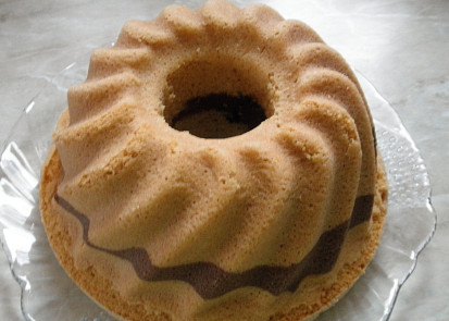 Jednoduchá dvoubarevná bábovka