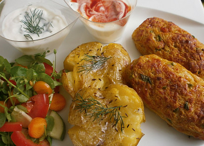 Sýrovo-zeleninové válečky s bouchaným bramborem