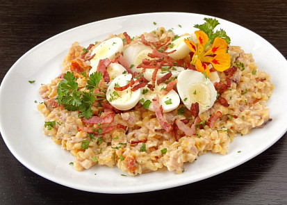 Červená čočka s křepelčími vajíčky