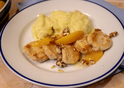 Kuřecí prsíčka s broskví podle ČSN