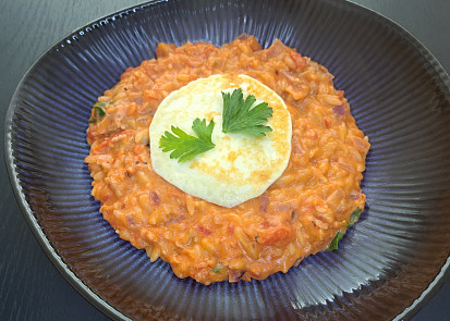 Krémové rajčatové orzo se sýrem