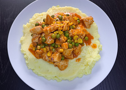 Kuřecí dušené soté se zeleninou