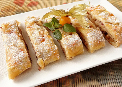 Slavnostní jablečný závin z listového těsta