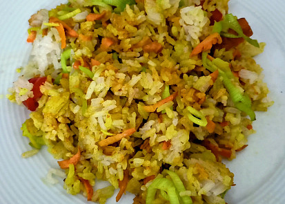 Rýže se zeleninou a špekem