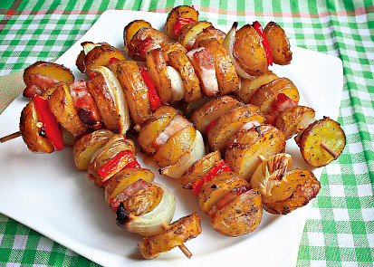 Bramborové špízy se slaninou