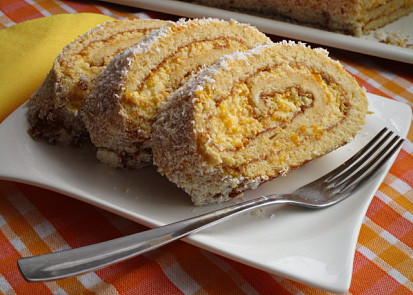 Mandarinková piškotová roláda