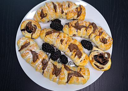 Banány v listovém těstě plněné Nutellou