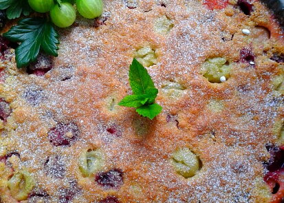 Clafoutis s angreštem a malinami