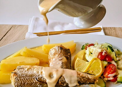 Mořská štika s bylinkami a smetanovo-citronovou omáčkou