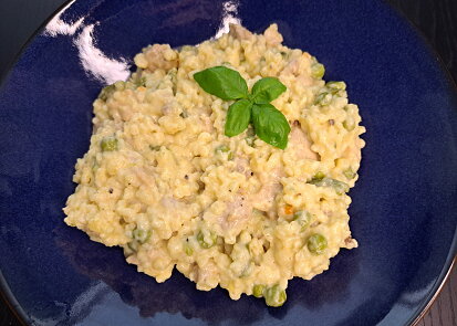Krémové orzo s kuřecím masem a zeleninou