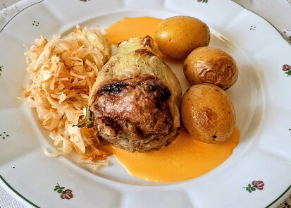 Pečená paprika plněná mletým vepřovým masem