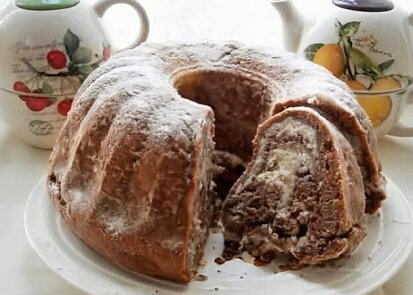Kynutá kakaová bábovka s kokosovou náplní