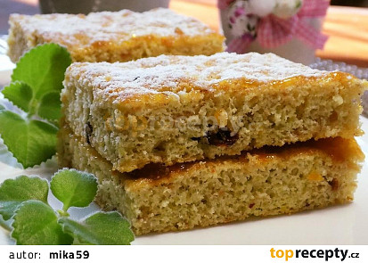 Buchta ze strouhaných jablek Buchta ze strouhaných jablek